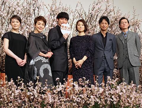 共演者が高良健吾にチョコレートをプレゼント