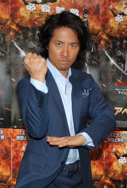 ケイン・コスギのパーフェクトボディ、胸筋は「Bカップ？」