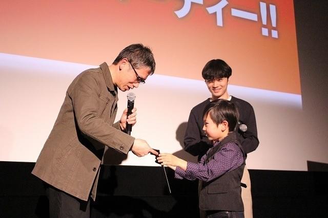 新婚の染谷将太に矢口史靖監督「奥様とのシンクロ率は？」と質問