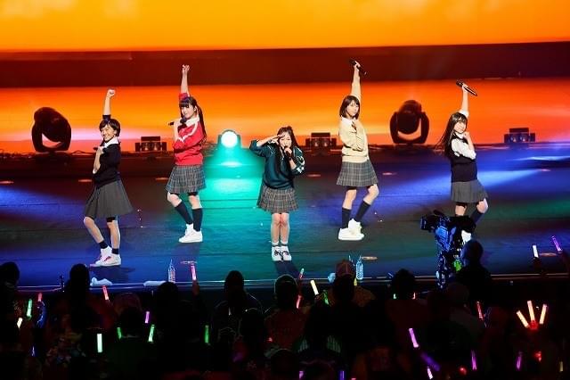 ももクロ「幕が上がる」上映＆ライブに高松が熱狂！ファン2000人結集