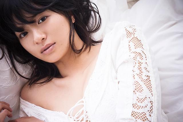 榮倉奈々、4年ぶり写真集「four seasons」が3月17日発売決定