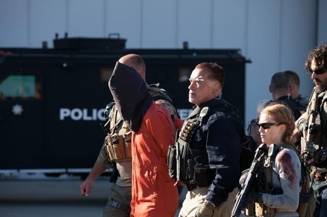 家族を殺害されたシュワが復しゅうに燃える「サボタージュ」冒頭10分の本編映像公開