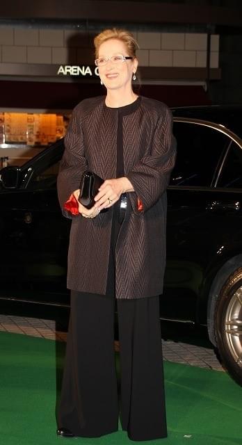 メリル・ストリープ「イントゥ・ザ・ウッズ」プレミアでファン1000人に投げキッス！