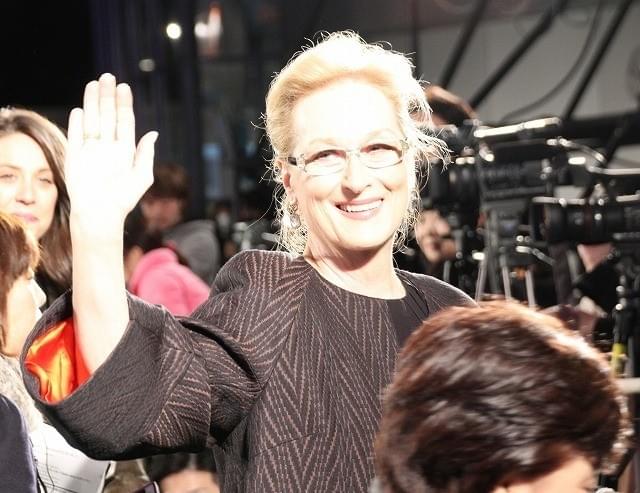 メリル・ストリープ「イントゥ・ザ・ウッズ」プレミアでファン1000人に投げキッス！