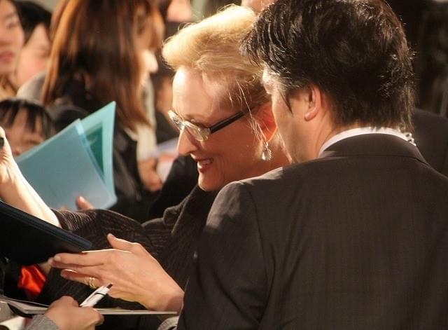 メリル・ストリープ「イントゥ・ザ・ウッズ」プレミアでファン1000人に投げキッス！