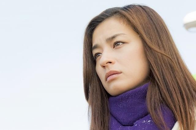 「起終点駅」佐藤浩市＆本田翼2ショット劇中カットを独占入手