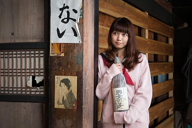 様々な表情を見せる二階堂ふみが演じる女子高生・青葉