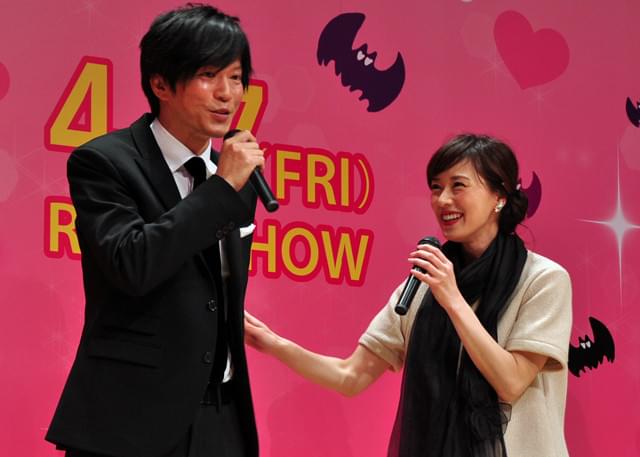 田辺誠一＆大塚寧々夫妻、舞台挨拶でも熱々！