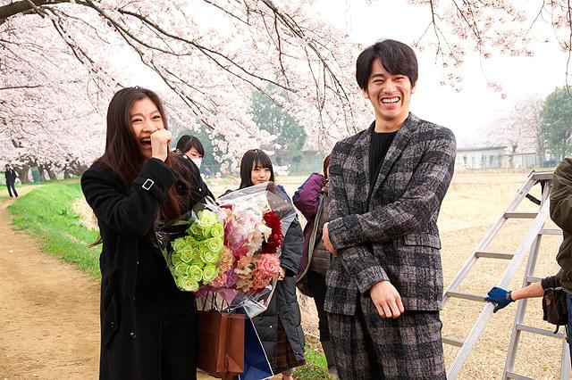 篠原涼子、桜満開のもと10年目「アンフェア」涙のクランクアップ