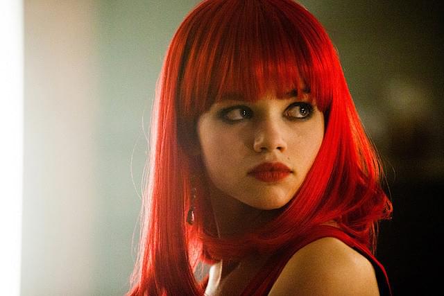 インディア・アイズリー扮する美少女暗殺者サワ