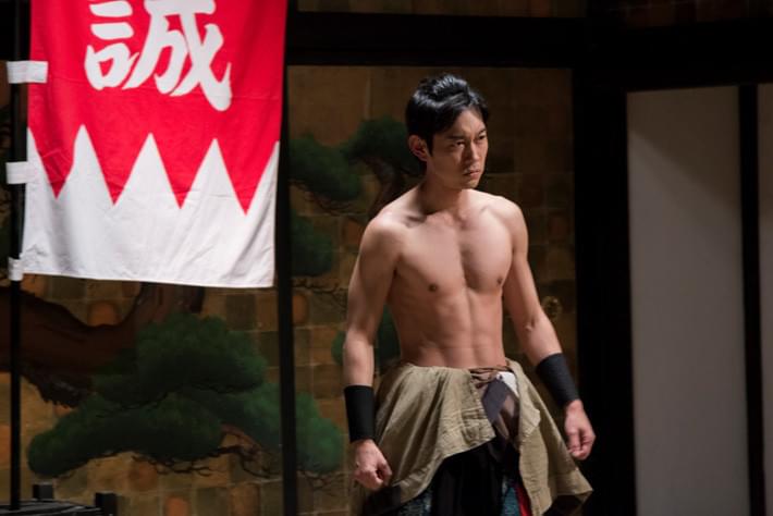 川岡大次郎「新選組オブ・ザ・デッド」で肉体美を披露！役にかける思いも吐露