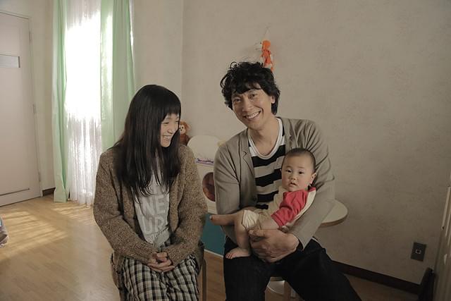 佐々木蔵之介＆永作博美、赤ちゃんの笑顔にもん絶 「夫婦フーフー日記」本編シーン映像入手！