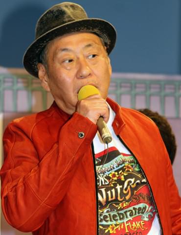 北大路欣也「三匹のおっさん2」初回で「ゲラゲラポーのうた」披露しご満悦