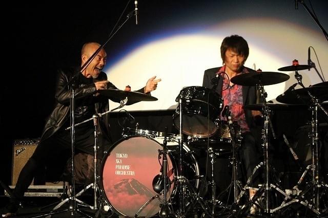 竹中直人、映画「セッション」の鬼教師になりきり！「スカパラ」に熱血ドラム指導