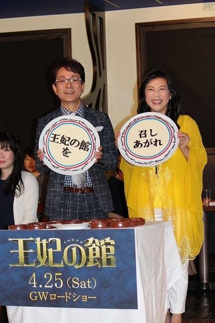 「王妃の館」で奇抜な服装＆髪型の小説家を演じた水谷豊「この格好はパリでうけた」