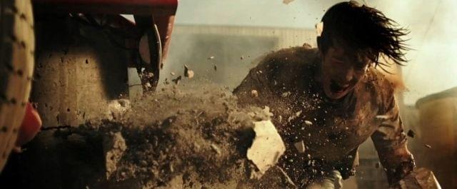 驚異の力が発動！「シグナル」監督がスローモーションで描く美しい破壊シーン