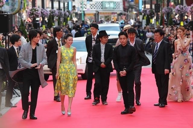 綾野剛、「新宿スワン」共演・山田孝之と入籍宣言!?「約2年後に」