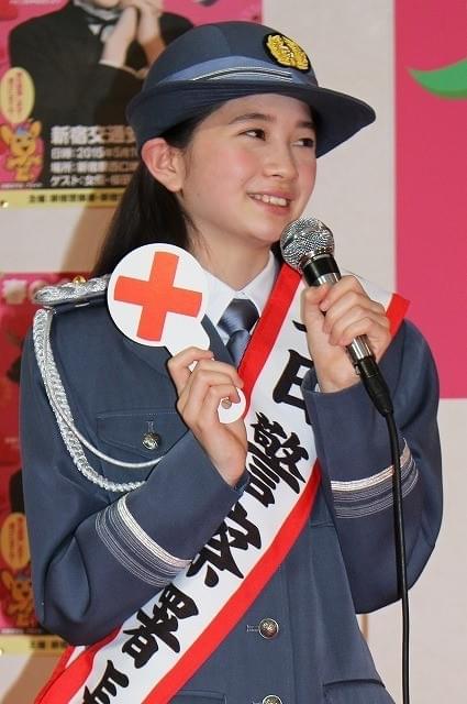 桜田ひより、中学1年生にして新宿署1日署長に就任！