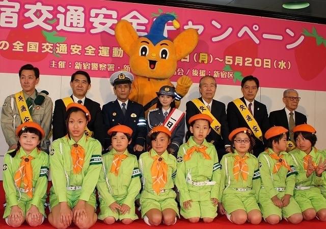 桜田ひより、中学1年生にして新宿署1日署長に就任！