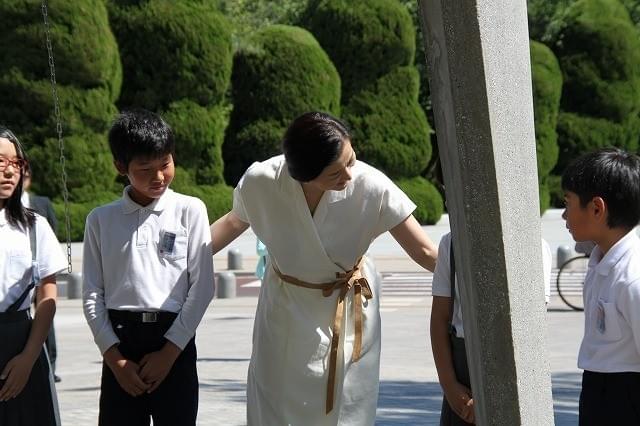 鈴木京香、慈愛に満ちた表情で「おかあさんの木」読み聞かせキャンペーン完遂！