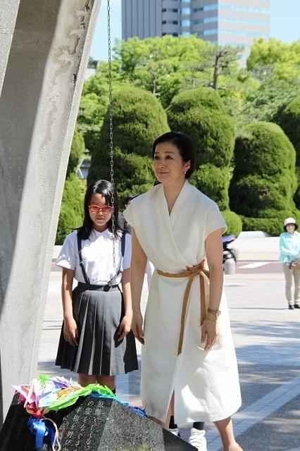 鈴木京香、慈愛に満ちた表情で「おかあさんの木」読み聞かせキャンペーン完遂！