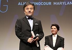 ある視点部門で監督賞を受賞した黒沢清監督