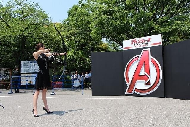 「アベンジャーズ」声優の竹中＆米倉＆宮迫、“3本の矢”で映画のヒット祈願！