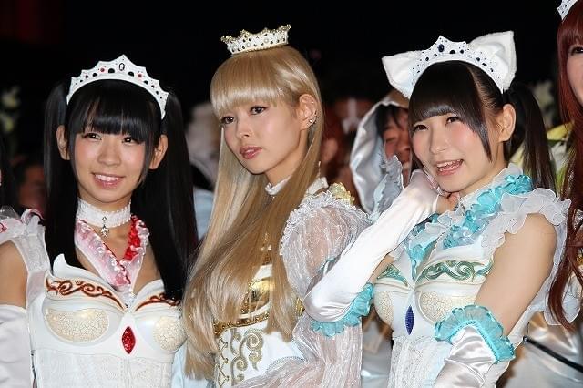 でんぱ組.inc「白魔女」コスプレにファン300人釘付け！