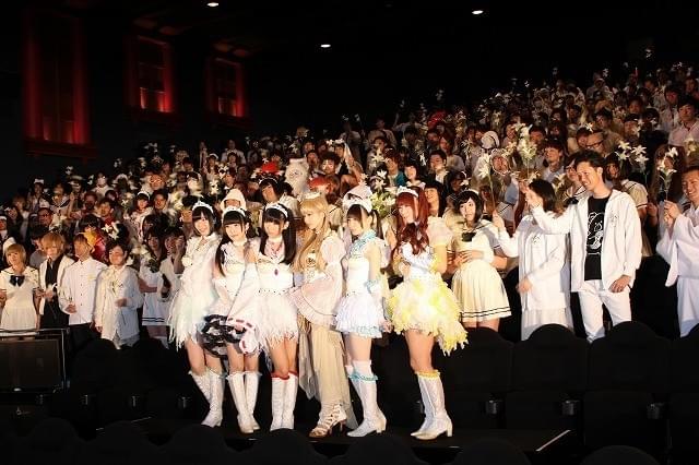 でんぱ組.inc「白魔女」コスプレにファン300人釘付け！