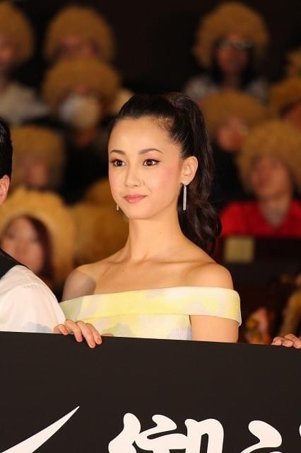 綾野剛、山田孝之のメイクにツッコミ「ざわちんが来ました」