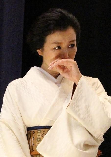 鈴木京香、“息子たち”からのサプライズ似顔絵に感涙