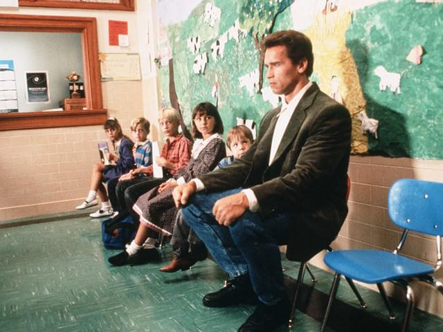 シュワ主演「キンダガートン・コップ」リメイクへ