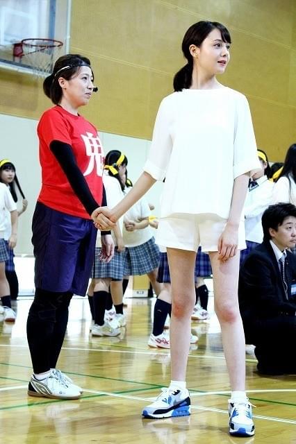 トリンドル＆篠田＆真野、女子高生100人と“リアル鬼ごっこ”「恐怖思い出した」