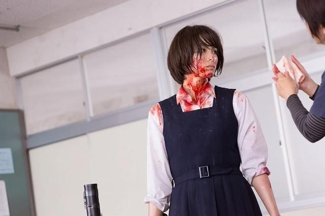 押井守監督「東京無国籍少女」 清野菜名の衝撃アクション映像＆血まみれ写真公開！