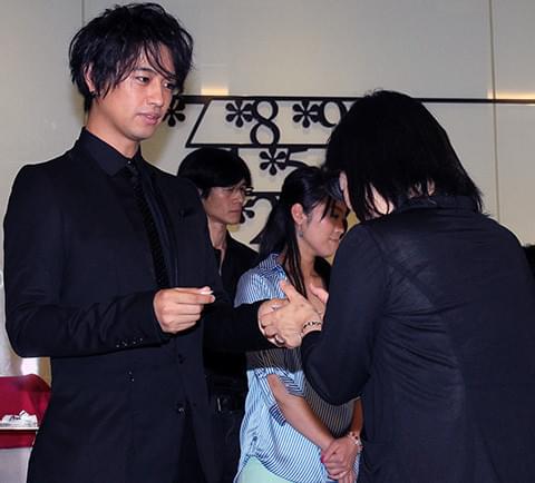 もぎりを初体験した斎藤工