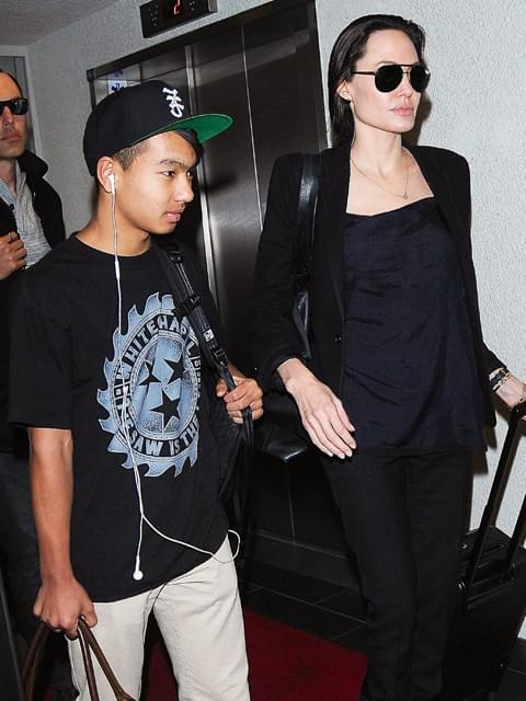 アンジェリーナ・ジョリーがカンボジア舞台の新作を監督 長男マドックスも参加