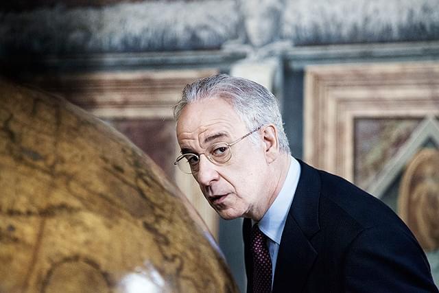 名優トニ・セルビッロが1人2役で魅せる世紀の替え玉劇「ローマに消えた男」予告編