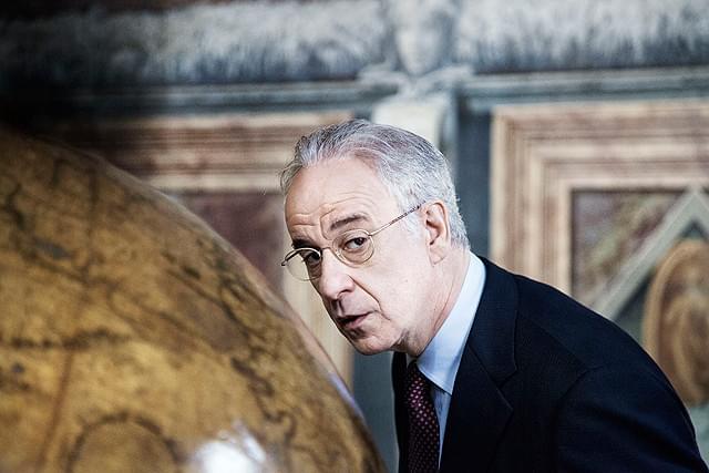 名優トニ・セルビッロが1人2役で魅せる世紀の替え玉劇「ローマに消えた男」予告編