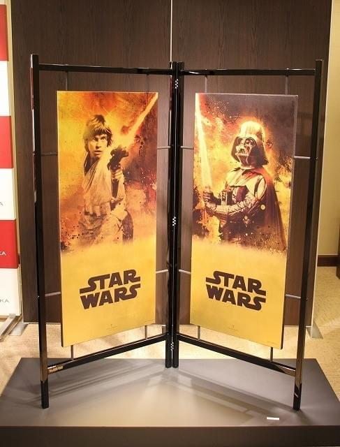 金色に輝くダース・ベイダーとルーク・スカイウォーカー