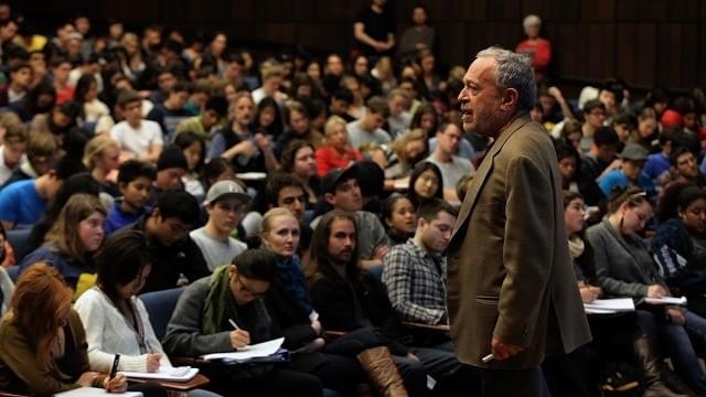 「みんなのための資本論」の一場面