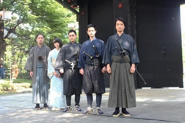 柳楽優弥、瀬戸康史ら「合葬」キャスト陣、縁の深い寛永寺で大ヒット祈願！