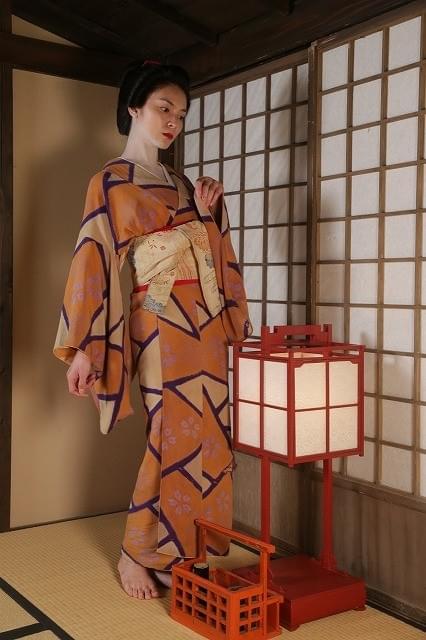 秋元才加、時代劇初挑戦！女郎役の念願かなうも「私一人顔が濃い」