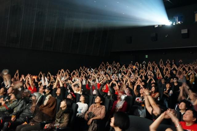 上映中に叫び、太鼓を打ち鳴らす！マッドマックス「絶叫上映」に行ってきた