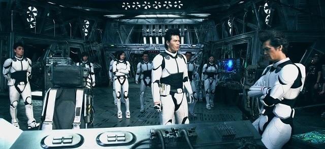 伊藤英明＆山下智久「テラフォーマーズ」宇宙船セットで拳を交える！撮影現場公開