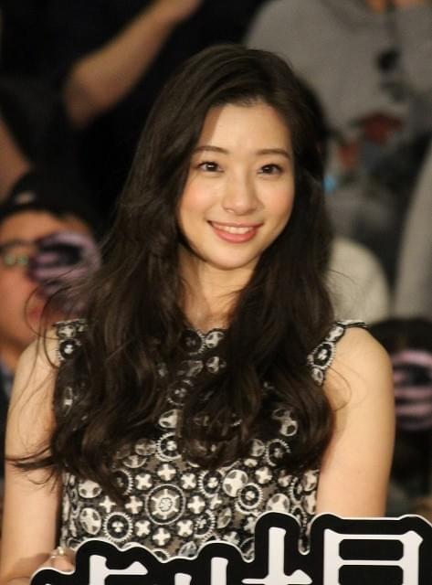 ぱるる、急性胃腸炎でも気合十分！初主演ホラー「劇場霊」舞台挨拶に登場