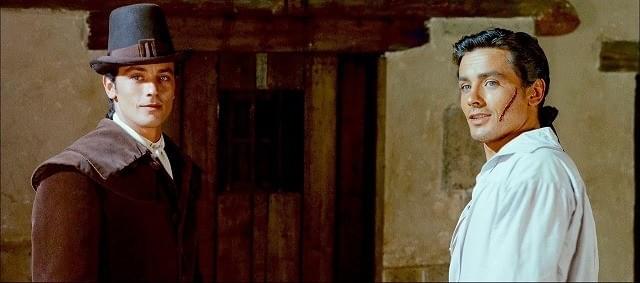 アラン・ドロン生誕80年 二役に挑んだ傑作活劇「黒いチューリップ」がブルーレイ化