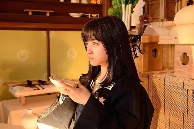 「セーラー服と機関銃」未公開画像を先行入手！主演・橋本環奈が新年の抱負語る