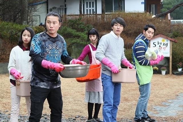 「2PM」チャンソン映画初主演作に“同僚”ニックンがカメオ出演！