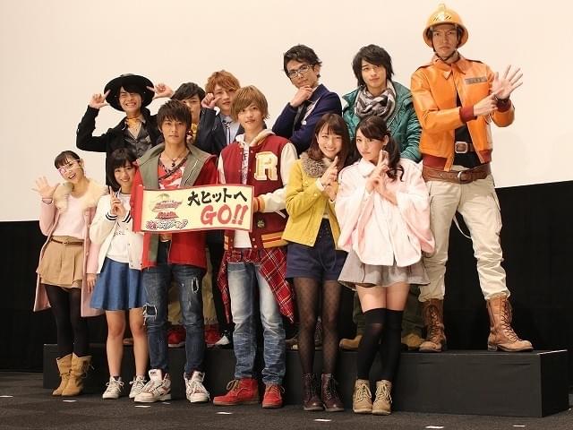 ニンニンジャー×トッキュウジャー総勢12人がスペシャルダンス披露！観客500人熱狂