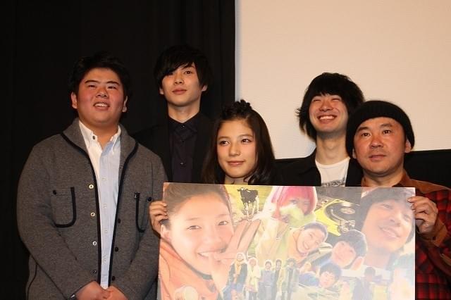 「E-girls」石井杏奈、ひたむきな被災者とらえた主演映画は「心にしみる言葉に注目」